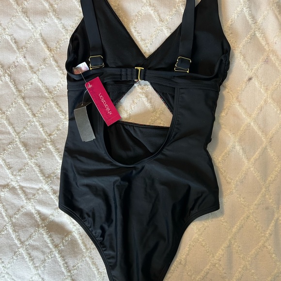 Target Xhilaration Size Small One-Piece Swimsuit - Picture 3 of 8